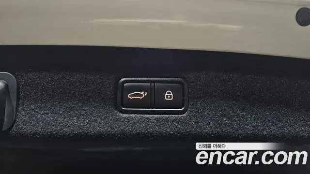 Kia The K9 2018 — Photo 16/20