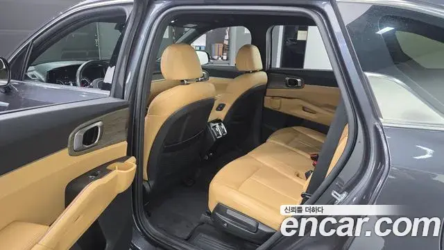 Kia Sorento 2022 — Фото 11/20