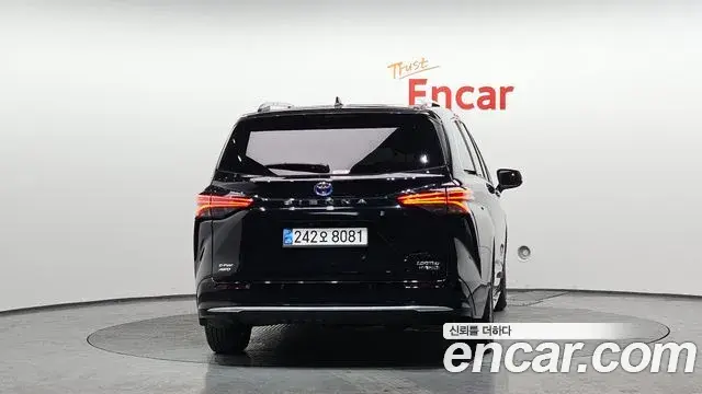 Toyota Sienna 2024 — Photo 13/20