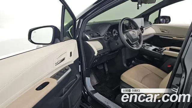 Toyota Sienna 2024 — Photo 14/20