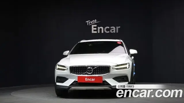Volvo V60 Cross Country 2021 — Photo 3/20