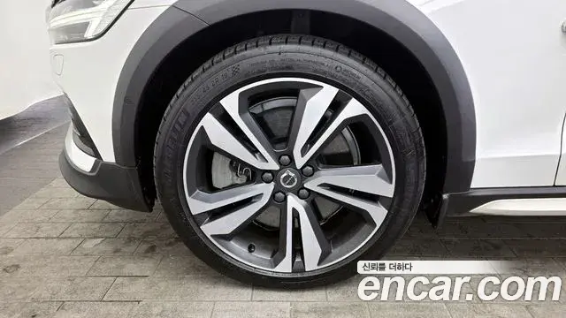 Volvo V60 Cross Country 2021 — Photo 20/20