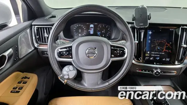 Volvo V60 Cross Country 2021 — Photo 5/20