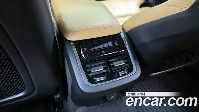 Volvo V60 Cross Country 2021 — Photo 10/20