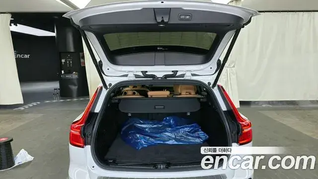 Volvo V60 Cross Country 2021 — Photo 13/20