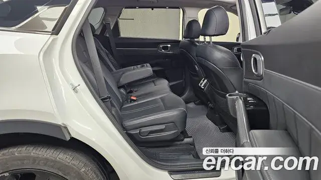Kia Sorento 2022 — Photo 12/20