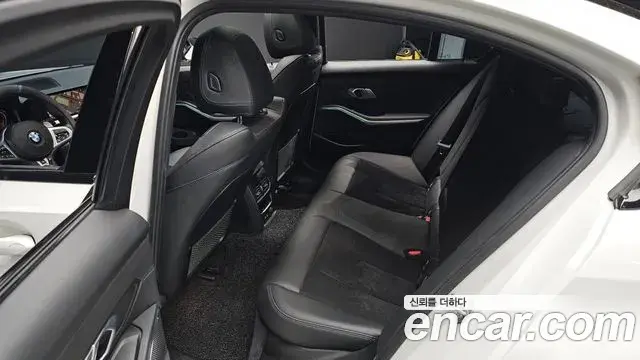 BMW 3 Series 2019 — Şəkil 9/20