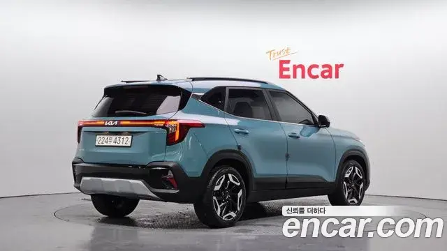 Kia Seltos 2022 — Şəkil 16/20