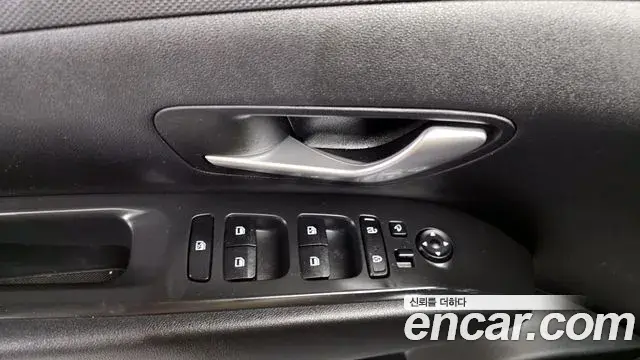 Hyundai Tucson Hybrid 2022 — ფოტო 17/20