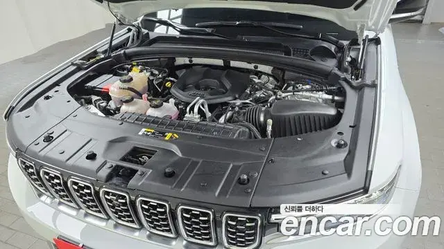 Jeep Grand Cherokee 2023 — Photo 15/20