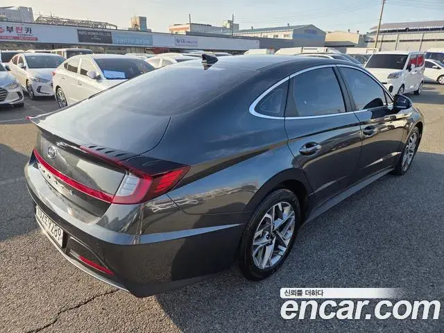Hyundai Sonata Hybrid 2021 — ფოტო 17/20
