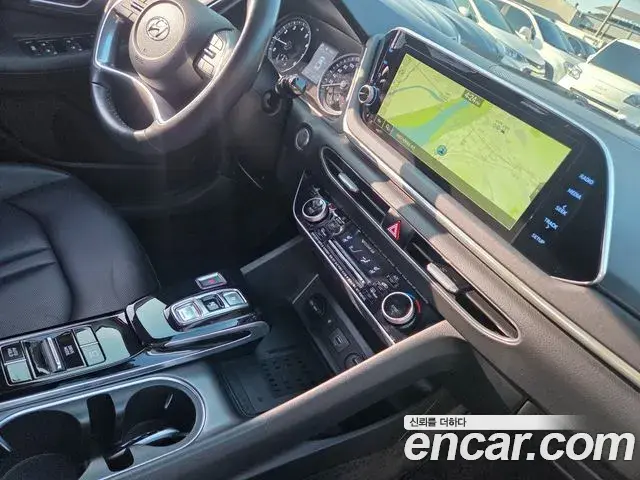 Hyundai Sonata Hybrid 2021 — ფოტო 16/20