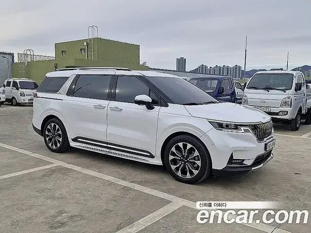 Kia Carnival 2023 — Фото 2/20