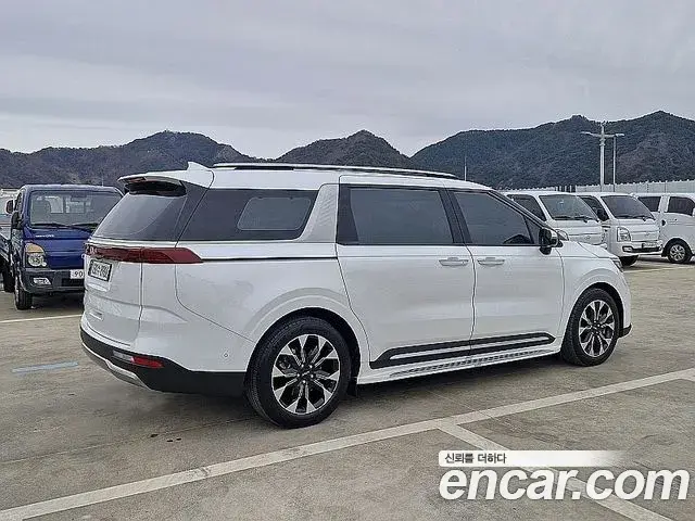 Kia Carnival 2023 — Фото 3/20