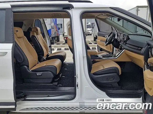 Kia Carnival 2023 — Фото 15/20