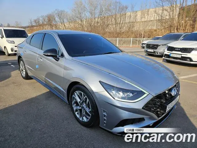 Hyundai Sonata Hybrid 2021 — Photo 7/18