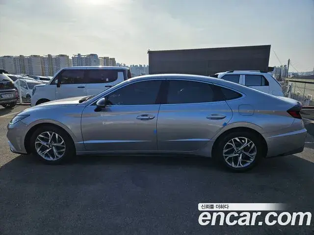 Hyundai Sonata Hybrid 2021 — Photo 3/18