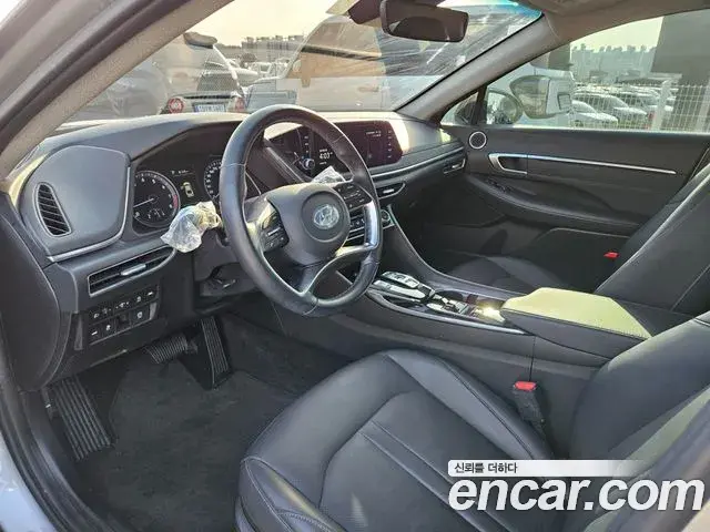 Hyundai Sonata Hybrid 2021 — Photo 5/18