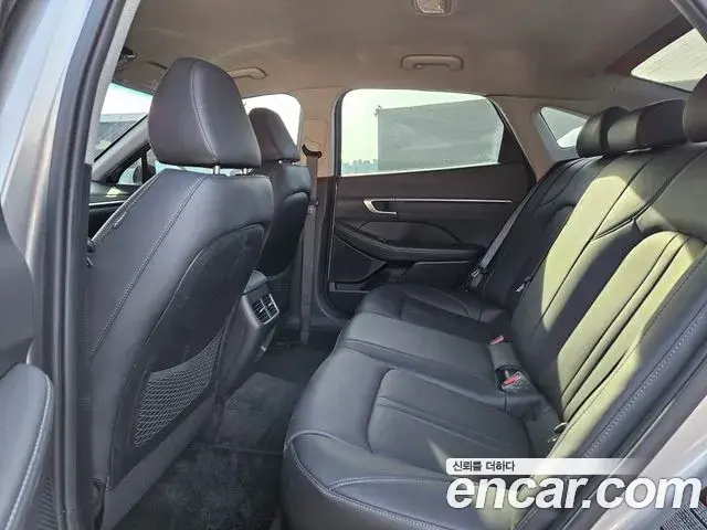 Hyundai Sonata Hybrid 2021 — Photo 4/18