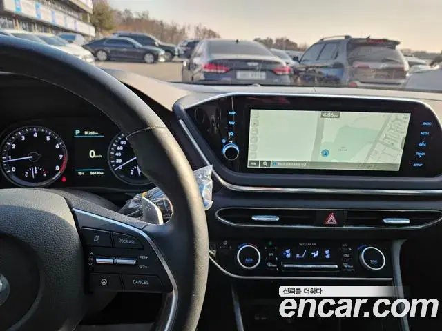 Hyundai Sonata Hybrid 2021 — Photo 9/18