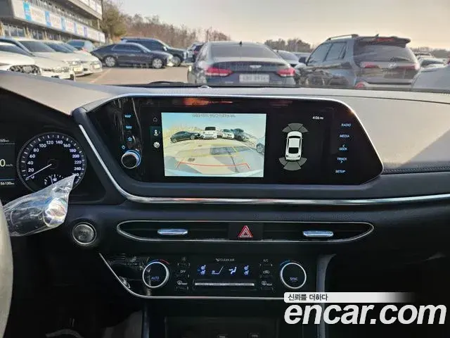 Hyundai Sonata Hybrid 2021 — Photo 6/18