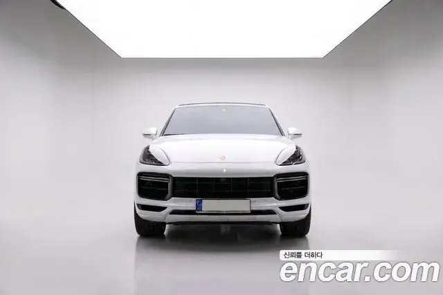 Porsche Cayenne 2021 — Photo 9/20