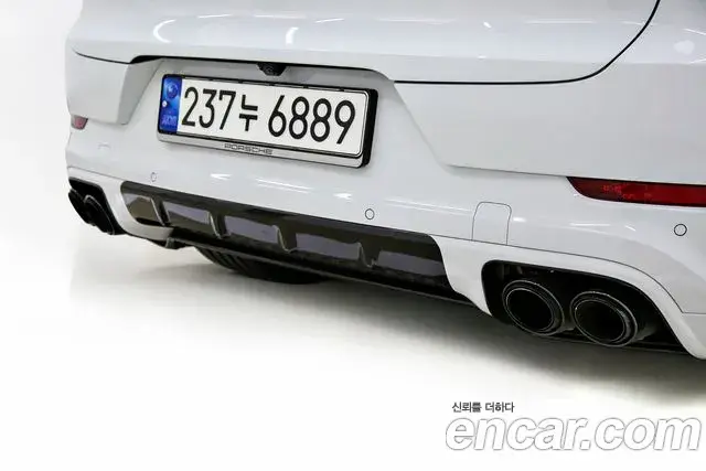 Porsche Cayenne 2021 — Photo 16/20