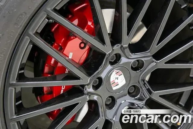 Porsche Cayenne 2021 — Photo 13/20