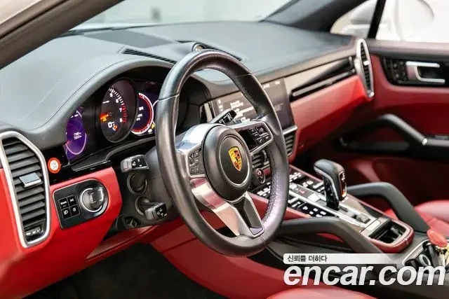 Porsche Cayenne 2021 — Photo 12/20