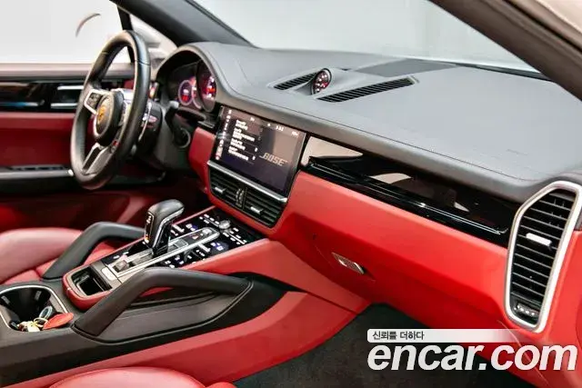 Porsche Cayenne 2021 — Photo 4/20