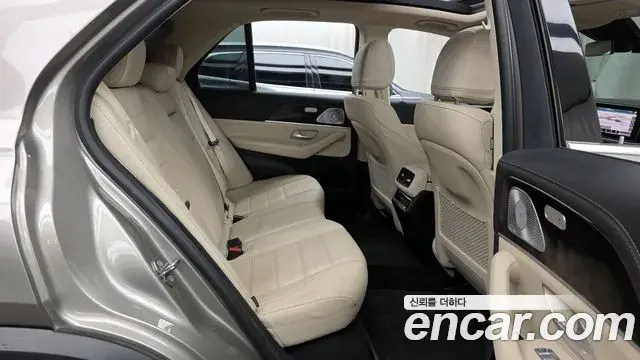 Mercedes-Benz GLE-Class 2021 — Photo 18/20