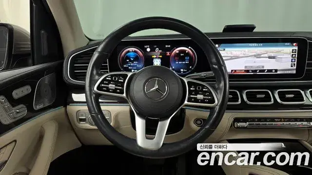 Mercedes-Benz GLE-Class 2021 — Photo 16/20