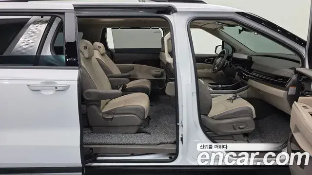 Kia Carnival 2024 — ფოტო 4/20