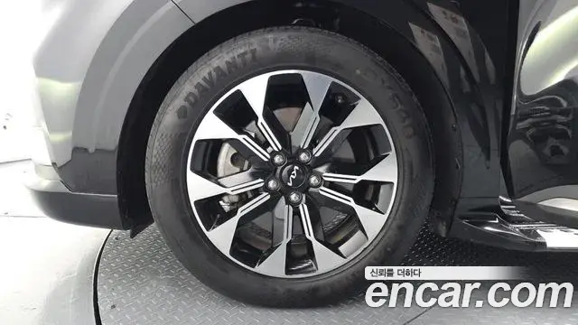 Kia Carnival 2021 — Фото 5/20