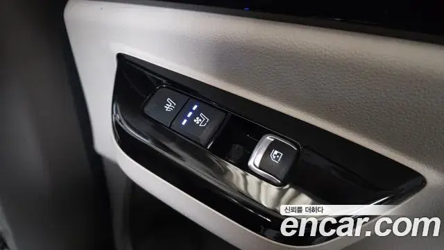 Kia Carnival 2021 — Фото 18/20