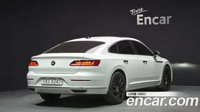 Volkswagen Arteon 2019 — Şəkil 17/20