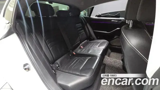 Volkswagen Arteon 2019 — Şəkil 18/20