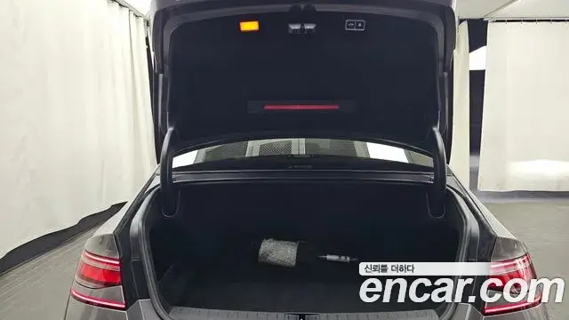 Genesis G90 2024 — Photo 19/20