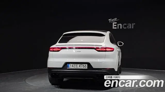 Porsche Cayenne 2021 — ფოტო 16/20