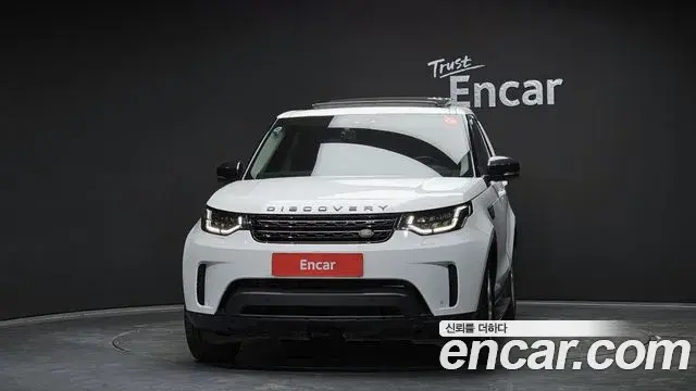 Land Rover Discovery 5 2018 — ფოტო 6/20
