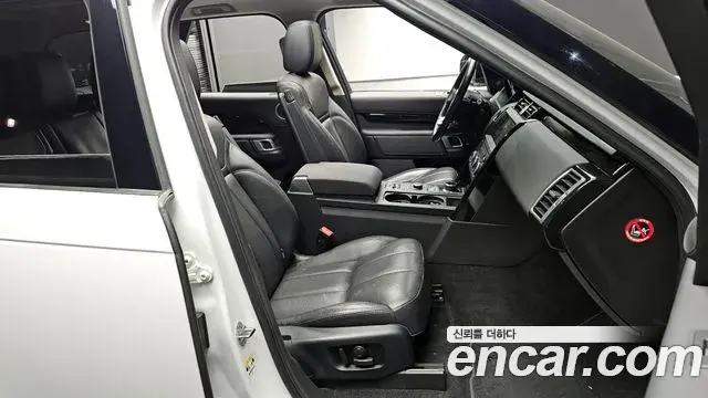 Land Rover Discovery 5 2018 — ფოტო 5/20