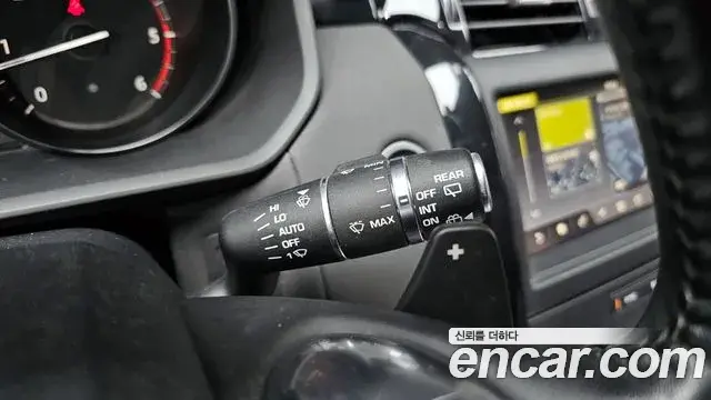 Land Rover Discovery 5 2018 — ფოტო 19/20