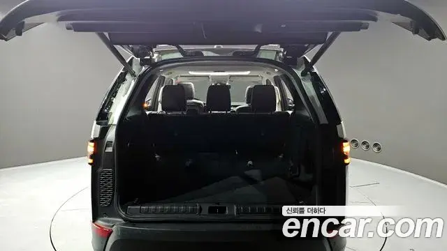 Land Rover Discovery 5 2018 — ფოტო 20/20