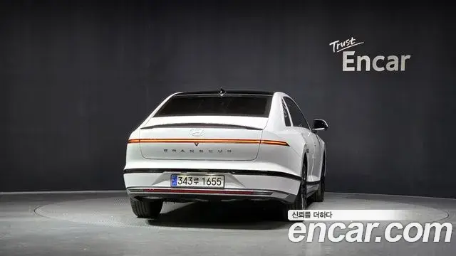 Hyundai Grandeur Hybrid 2023 — ფოტო 7/20