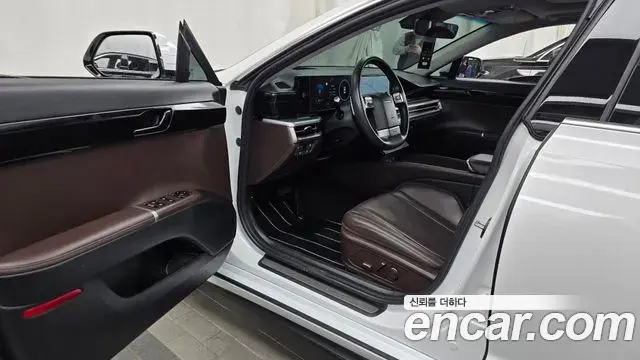 Hyundai Grandeur Hybrid 2023 — ფოტო 5/20