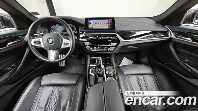 BMW 5 Series 2020 — Photo 18/20