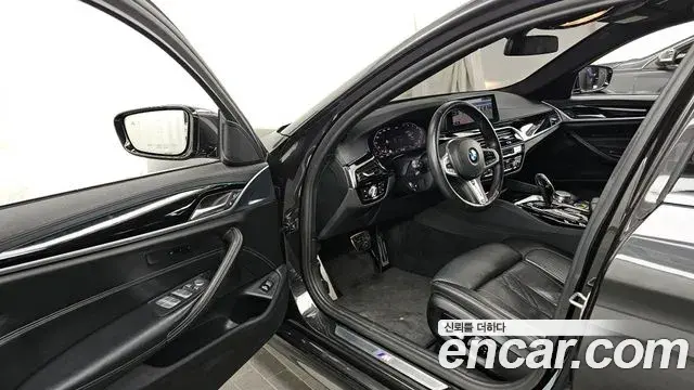 BMW 5 Series 2020 — Photo 16/20