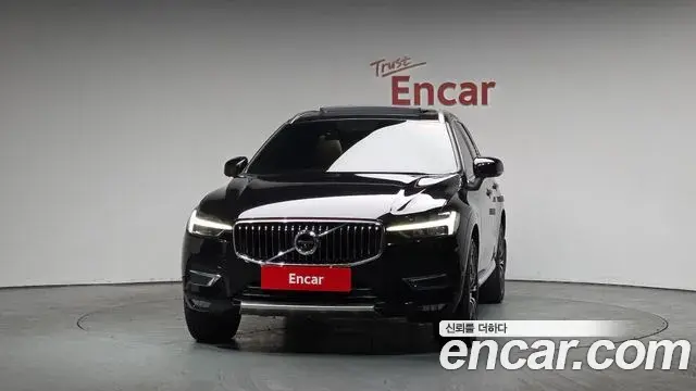 Volvo XC60 2021 — ფოტო 15/20