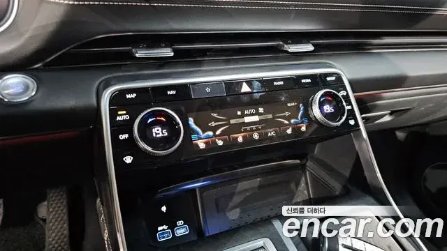 Genesis GV80 2020 — Photo 1/20