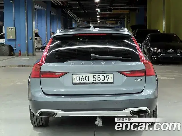 Volvo V90 Cross Country 2018 — ფოტო 11/20